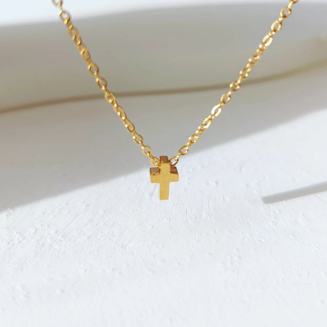 GOGO LUSH MINIMALIST CROSS NECKLACE