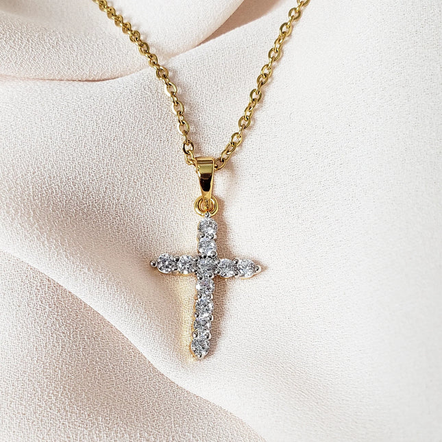 GOGO LUSH - MEDIUM CRYSTAL CROSS NECKLACE