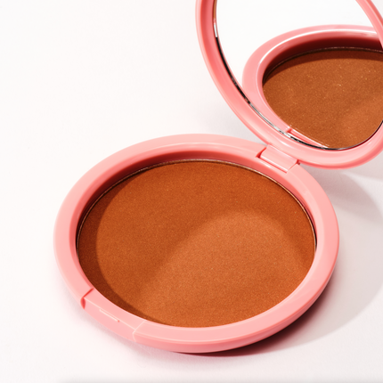 Booby Tape Illuminating Bronzer Latte